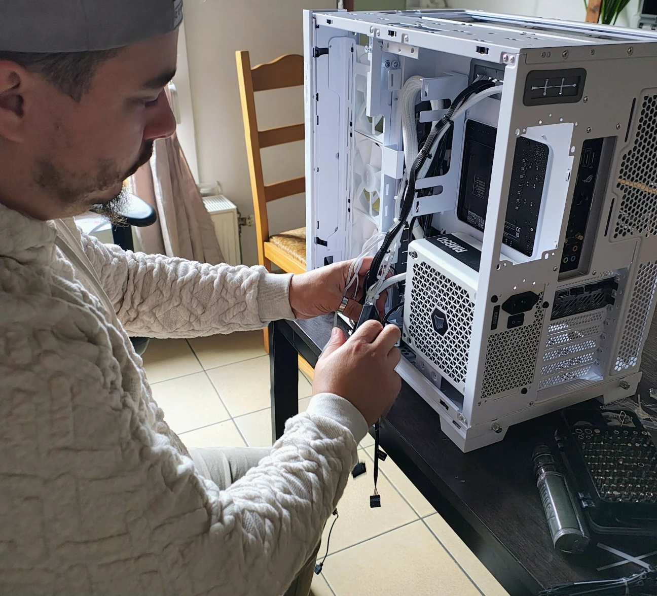 MB.TechZ montant une tour gaming